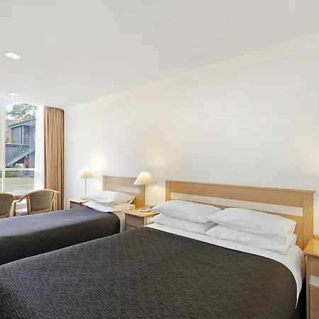 Melbourne'S Princes Park Hotel-3